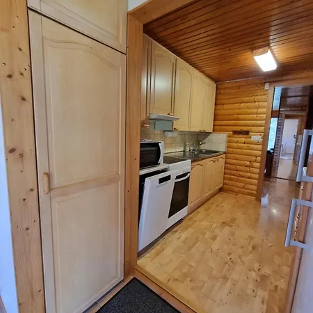 Narvijaerven Lomamoekki Chalet *